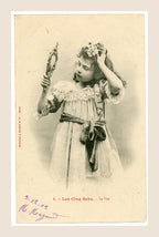 Albert Bergeret Les Cinq Sens La Vue antique French postcard depicting a young Belle Époque girl looking into an ornate handheld mirror.